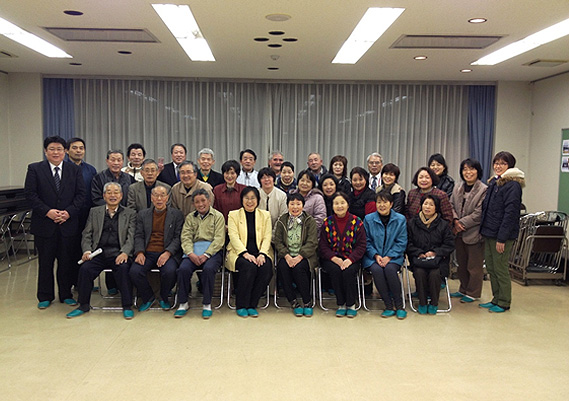穴井市議会議員の支部会に参加者された皆様と私(戸高賢史)は記念撮影をしました。